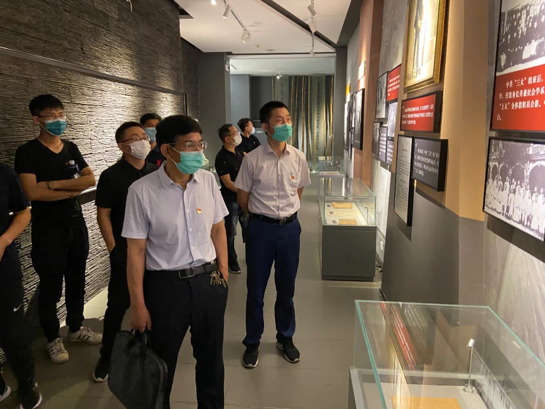 1593681024495124gAtL.jpg 619184627.jpg